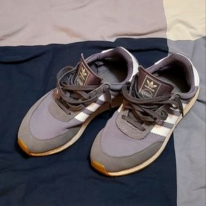 Mens adidas sneakers in mint condition